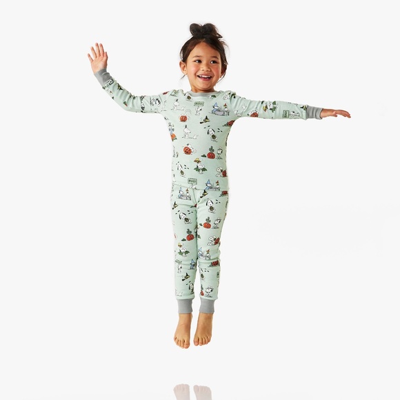 Peanuts Snoopy Trick-or-Treat Glow-in-the-Dark Tight Fit Pajama Set - PBK - Picture 1 of 7